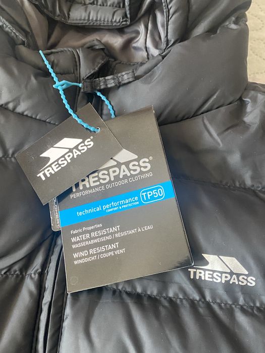 Чисто ново яке Trespass