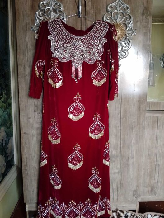 Koʻylak sotiladi bir marta kiyilgan