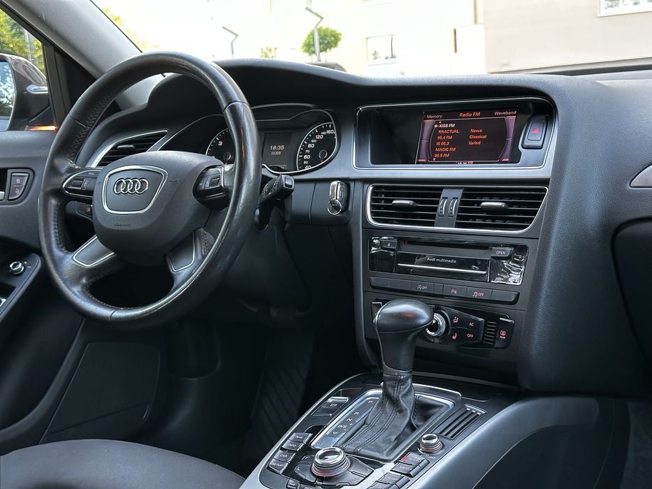 Vand/Schimb Audi A4 B8.5 FACELIFT~Automat~Bi-Xenon~Navi~Senzori