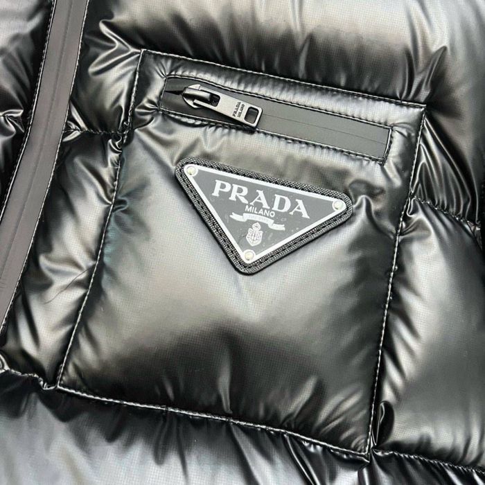 Geaca Prada , calitate premium , in stoc , M