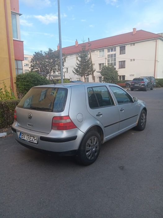 Vând Golf 4 1.4 16v