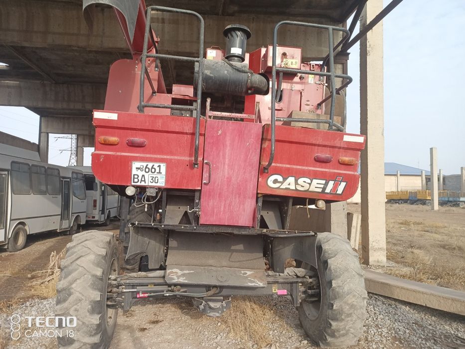 Комбайн CASE  сотилади