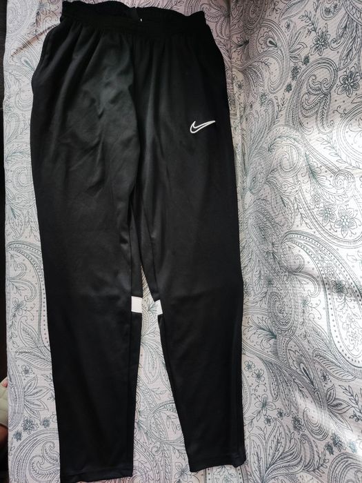 Nike анцуг М размер