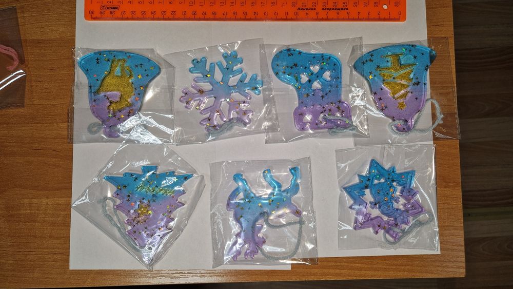 Елочные игрушки из эпоксидной смолы