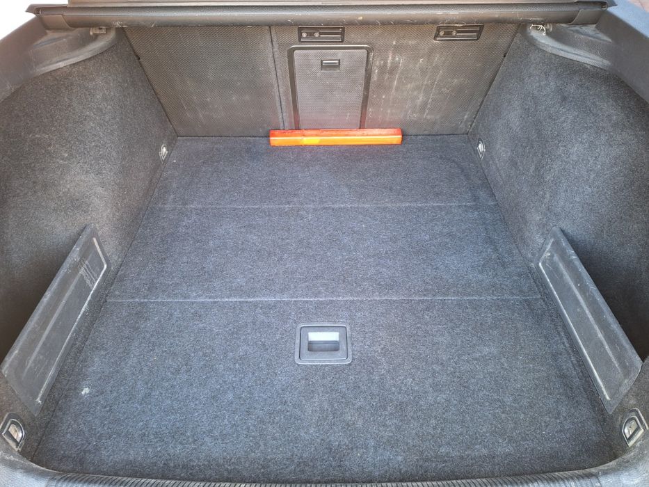 P. F. Vand autoturism Vw Passat