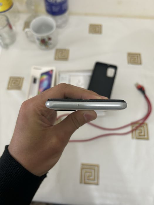 Samsung телефон сатылады