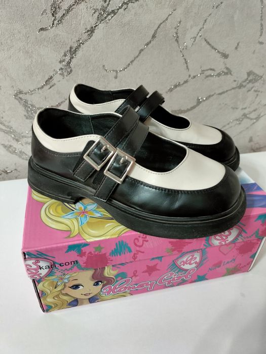 Продам туфли для девочек