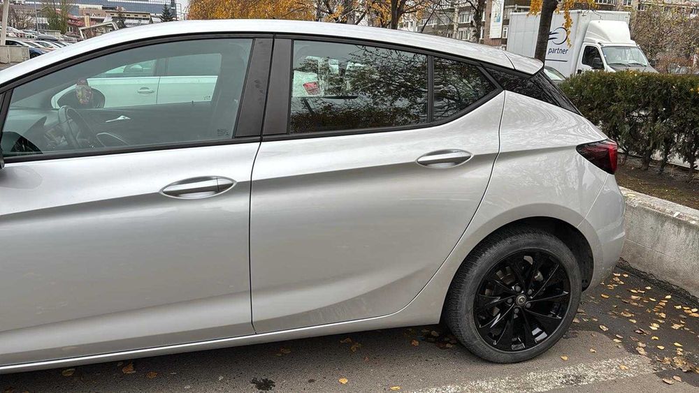 Oper astra k , 1,6 136 cai