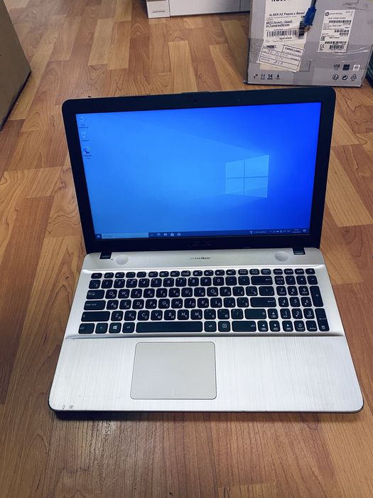 Продам ноутбук i7-7500