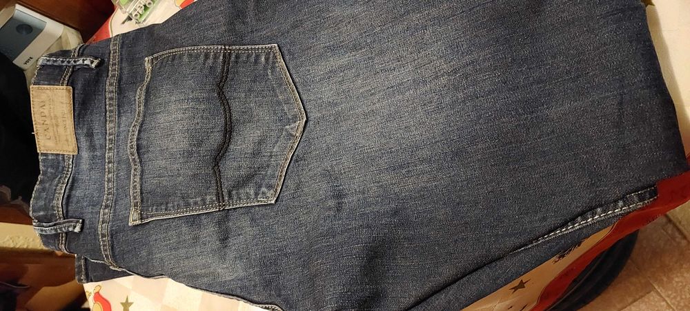 Продавам мъжки дънки