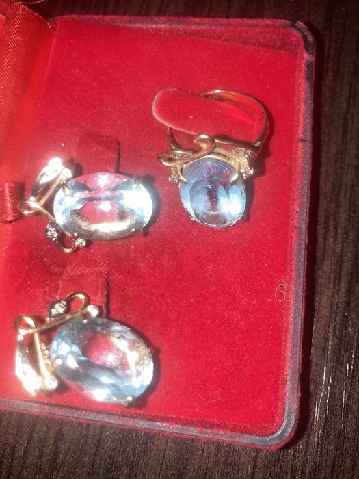 Продам набор с блиллиантовыми крошками.