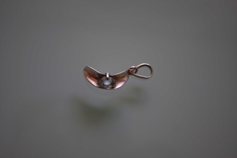 Серебряная подвеска с топазом