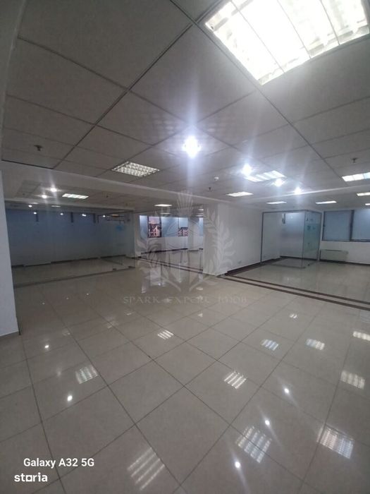 Spatii Comerciale /Birouri//Clinica// West Mall