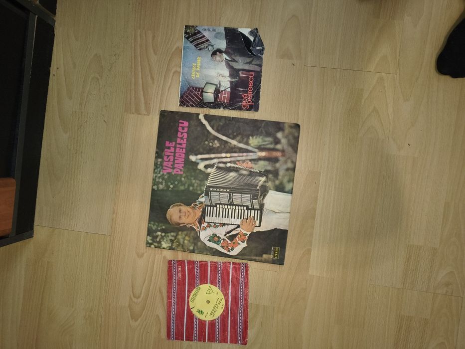 Vând Viniluri diverse