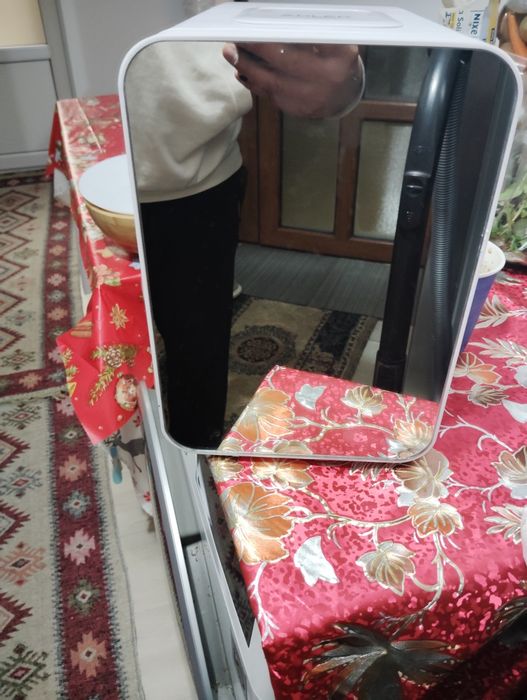 Mini frigider portabil