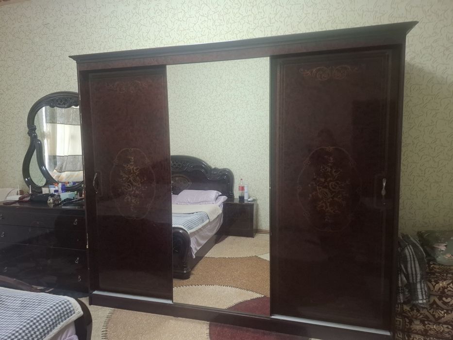 Спальный гарнитур
