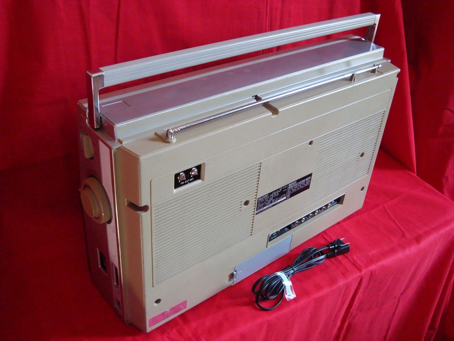 SHARP GF - 515 Z  1982 год  Made in Japan. ORIGINAL Редкий.