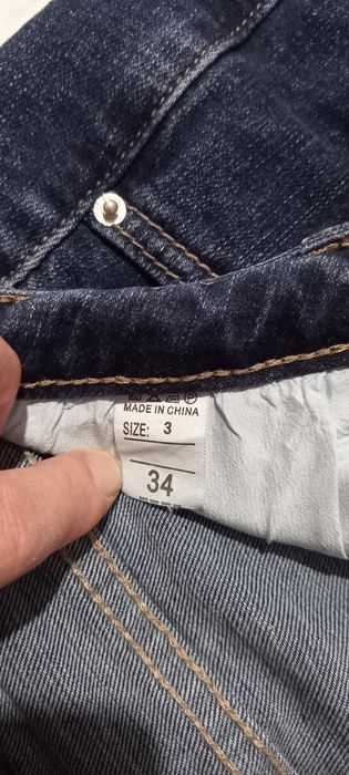 Продам женские джинсы