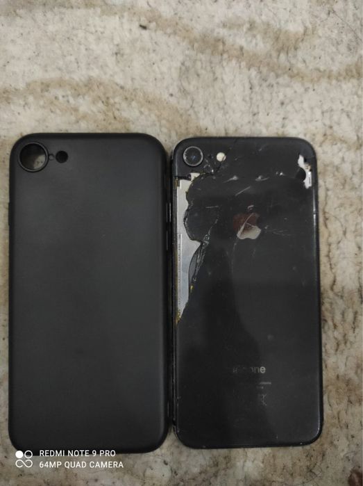Айфон 8 разбитый