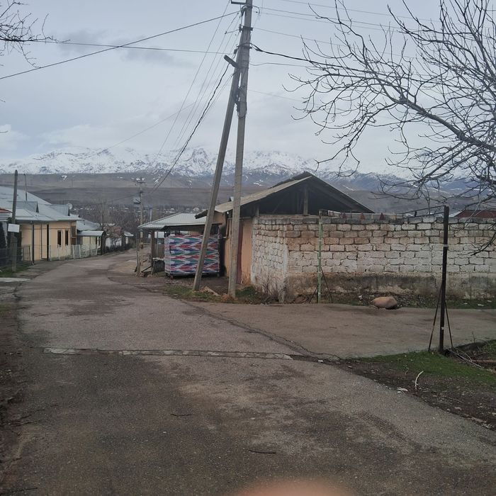 Uy sotiladi  8 sotxli