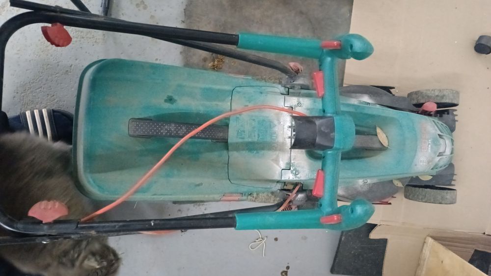 Газонокосилка электрическая