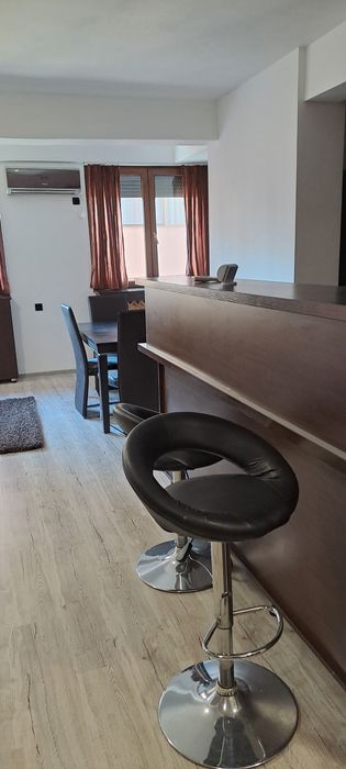 Închiriere apartament 3 camere