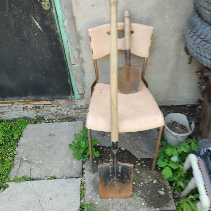 Продам военные лопаты