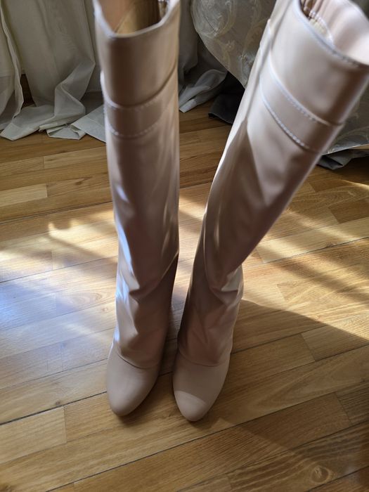 Cizme piele bej cu lacat