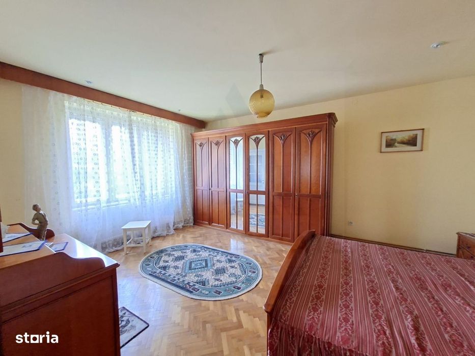Apartament 4 camere 110 mp utili cu teren aferent si 2 bai Central — fotografia 1