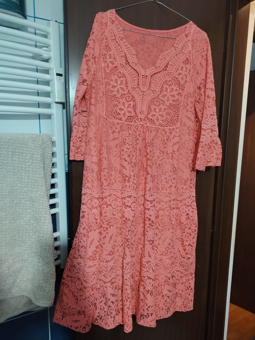 Rochie Tomy 380 Ron ,rochie Guess verde 200 noua,portocalie Zara 130,rochie Zara albastru alb M 130 ,halat 170 noi