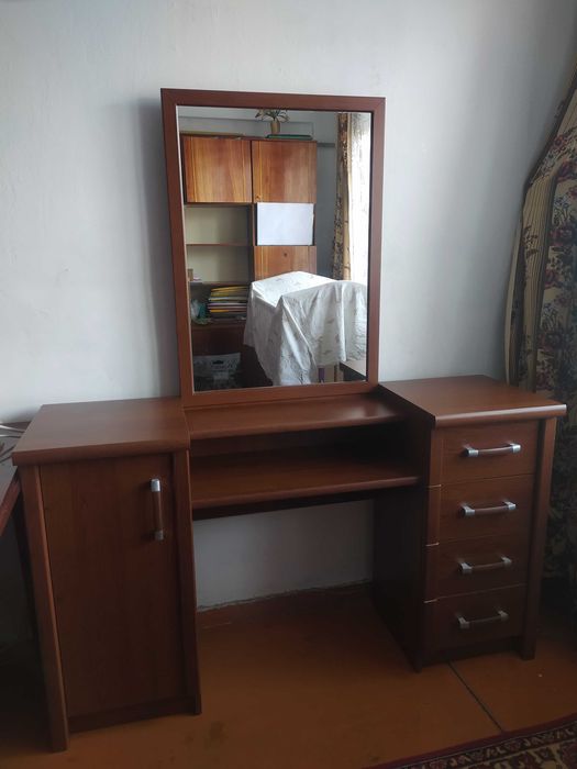 Туалетный столик