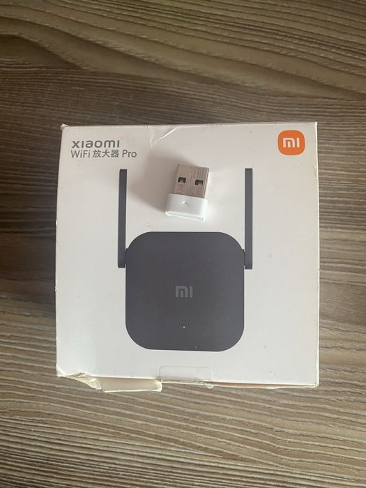 Усилитель WI-FI и адаптер к нему.