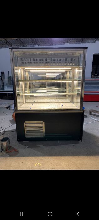 Витрина холодилник