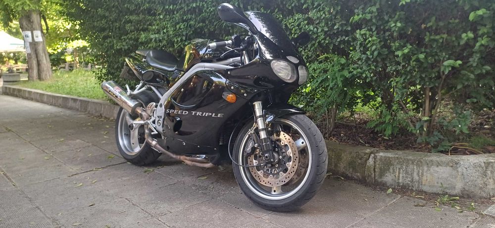 Triumph speed triple