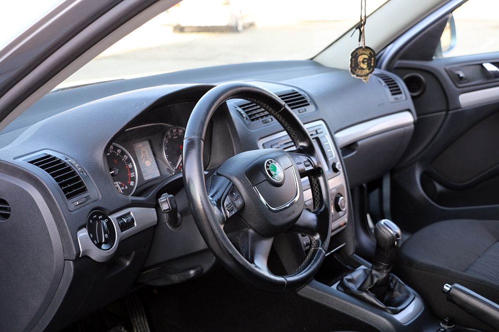 Vand Skoda Octavia Facelift Euro 5 Clima Navi  Posibilitate rate