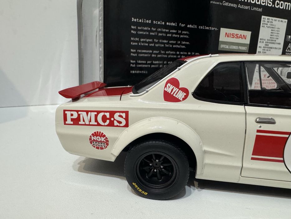 Модель 1/18 масштаб ( AUTOart )