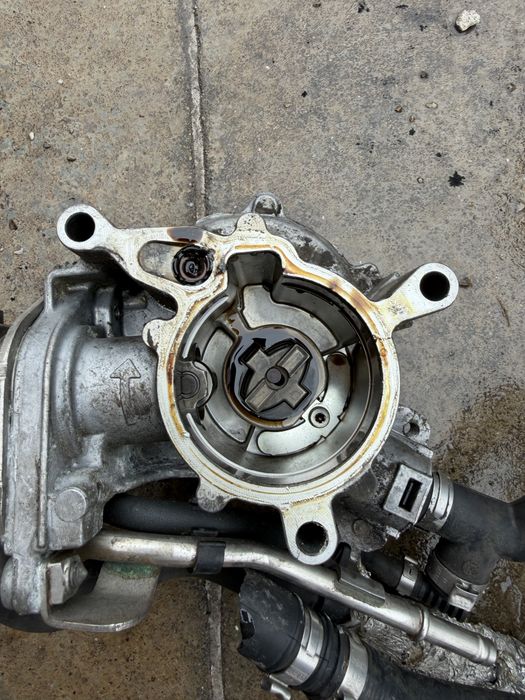 помпа за високо налягане на горивото / вакум помпа Audi 1.8 TFSI CDH