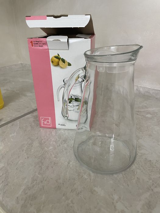 Графин для воды / напитков продам