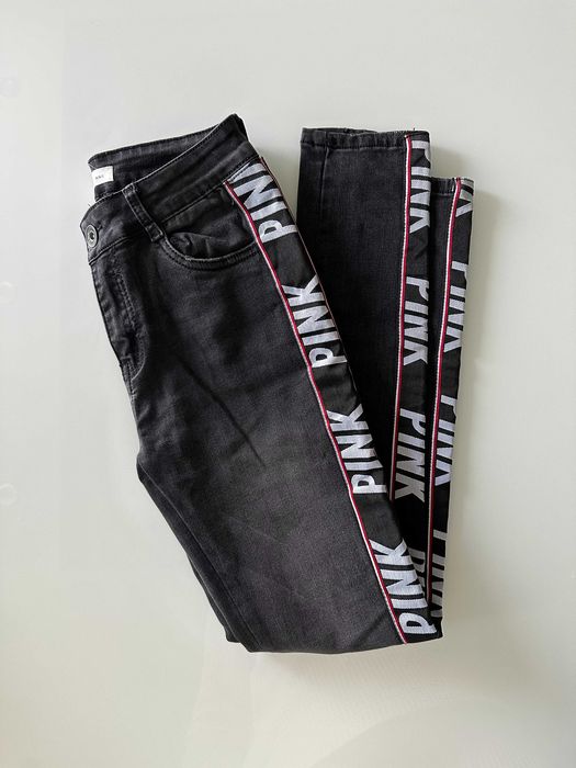 Черни тесни дънки