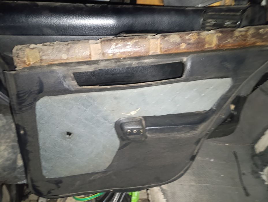 Обшивки на БМВ е34