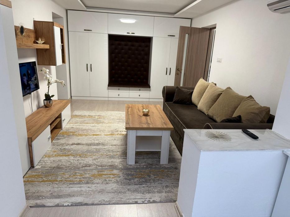 Apartament 2 camere, etaj 1, Zona Rotonda, (vis-a-vis de McDonalds)