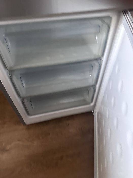 Холодильник Samsung