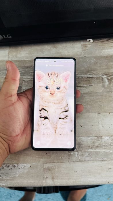 Продам Samsung galaxy 20FE с коробкой