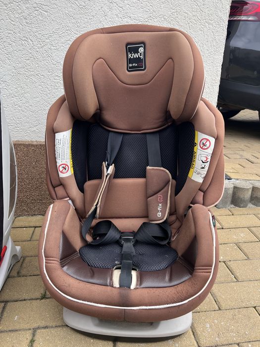 Scaun auto cu sistem Isofix