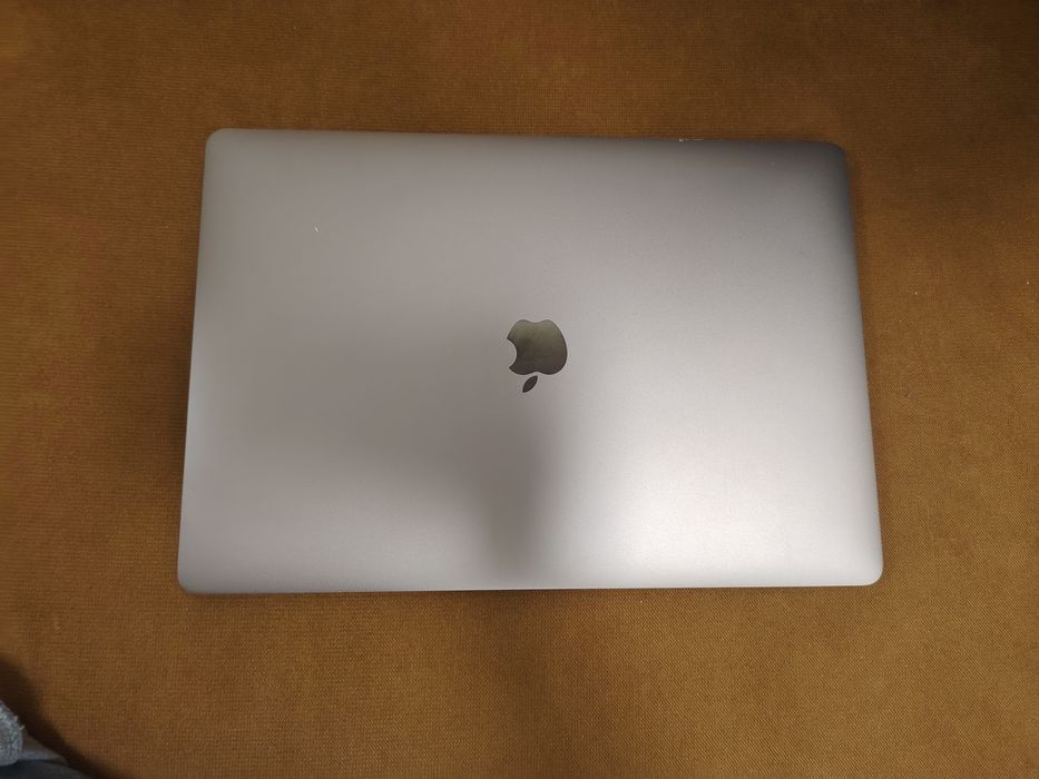 Apple MacBook Pro 15" (2019) | Intel Core i7 | 16GB RAM | 500GB SSD | Radeon Pro 555X