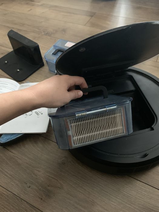 Aspirator robot 2in1 cu functie de spalare