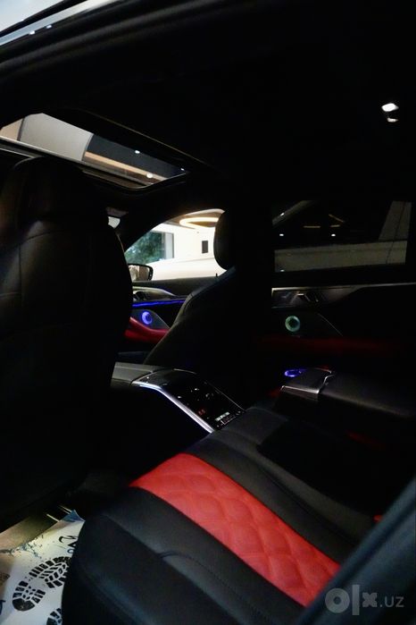 BMW M850i 2025 kraskasi toza