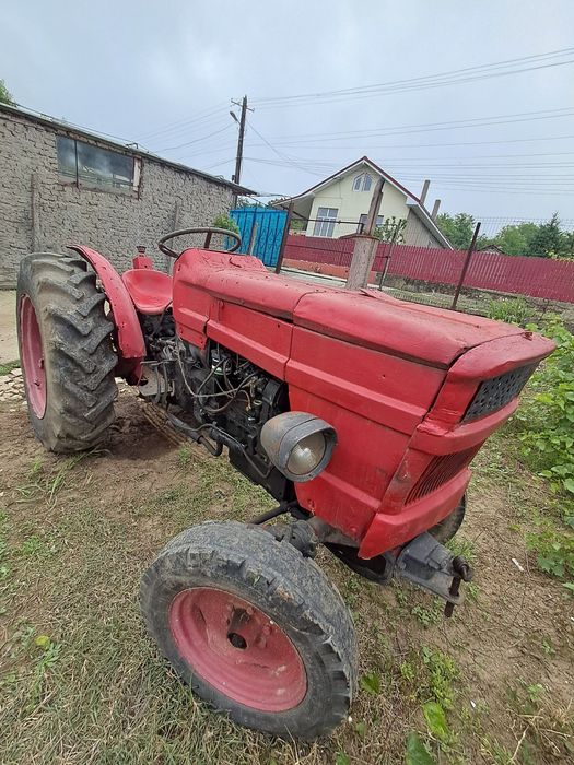 Vând Tractor U445