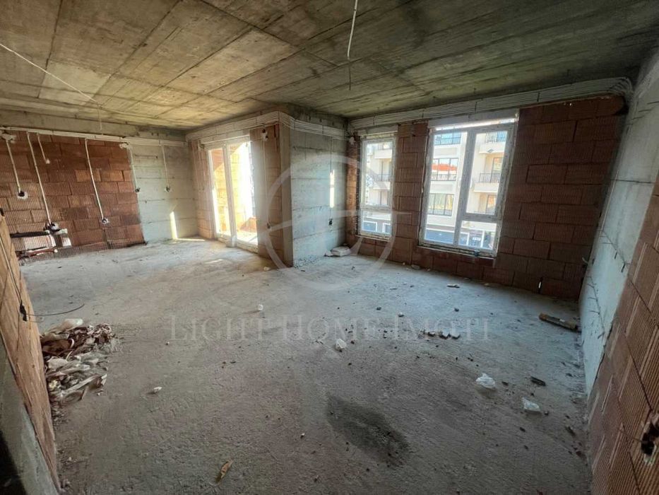 Продава се Тристаен апартамент в Пловдив, Остромила - 105 кв.м за 704 €/кв.м - Снимка #2