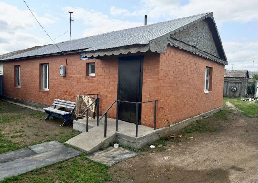 Продам дом с печным оттоплением в п.Заводском